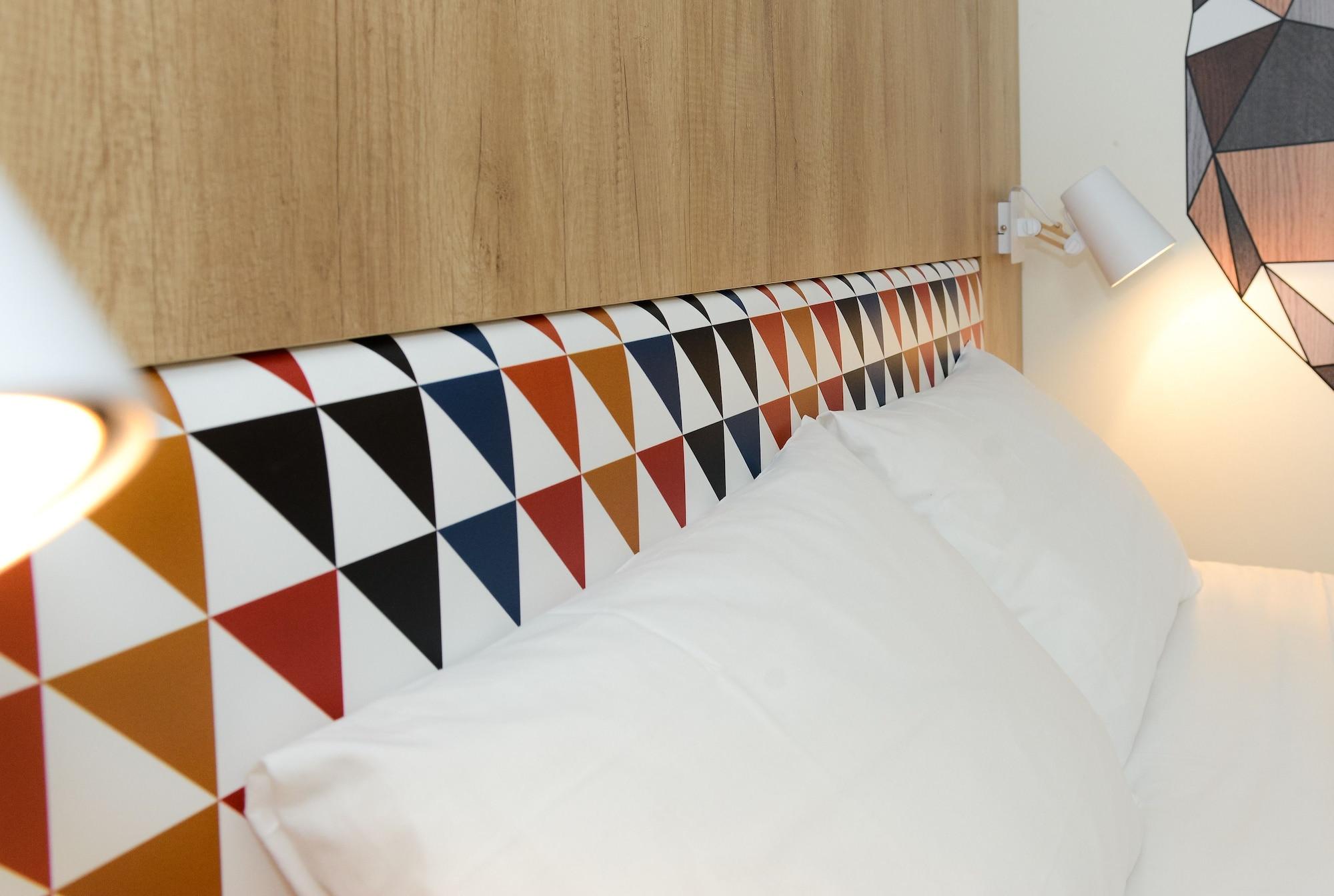 Hotel Ibis Styles Caen Centre Historique Exterior foto