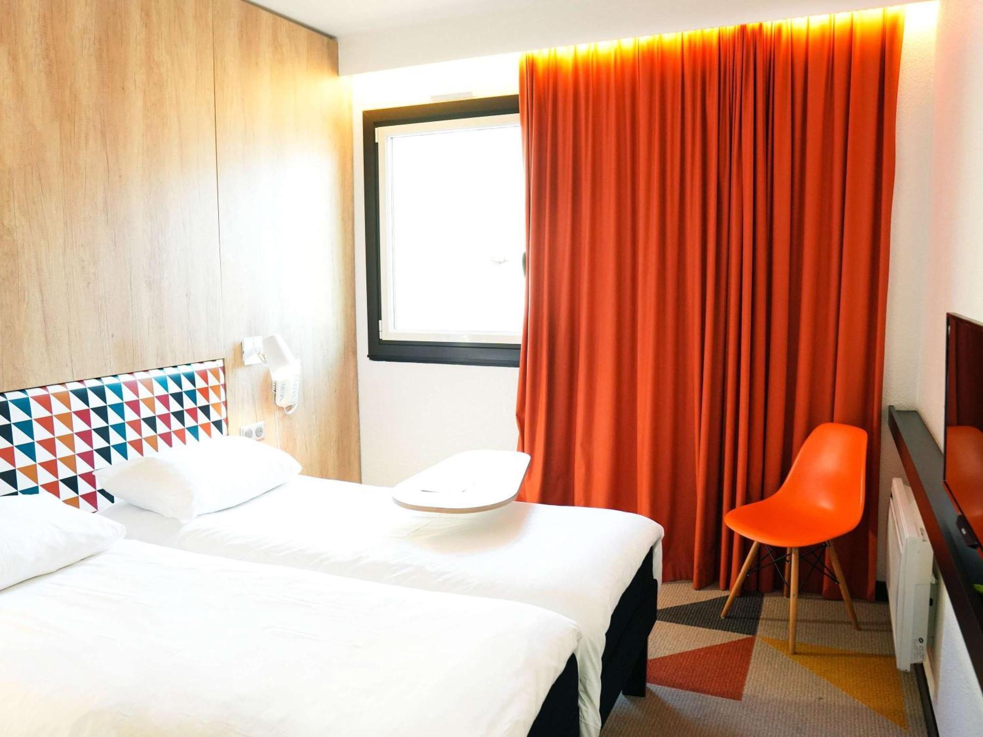 Hotel Ibis Styles Caen Centre Historique Exterior foto