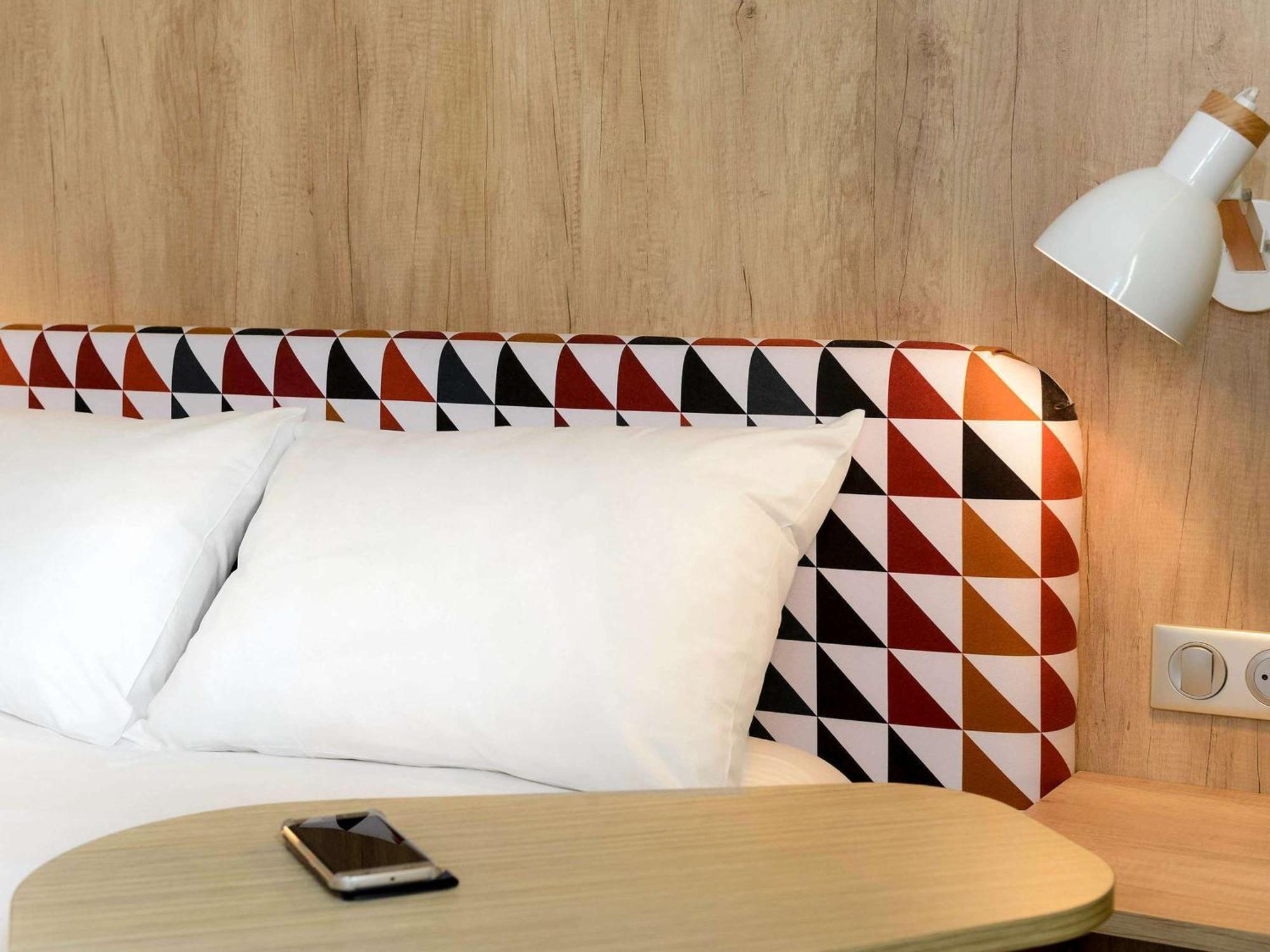 Hotel Ibis Styles Caen Centre Historique Exterior foto