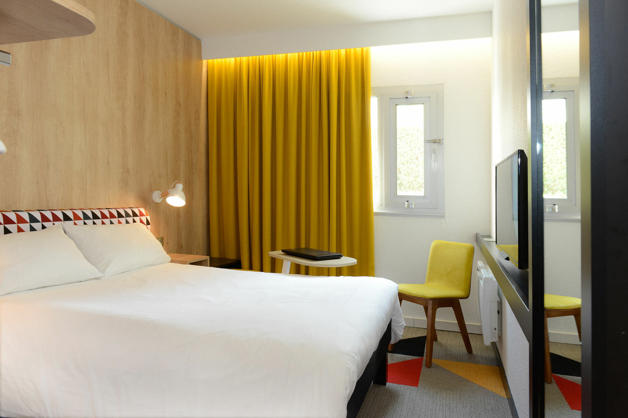 Hotel Ibis Styles Caen Centre Historique Exterior foto